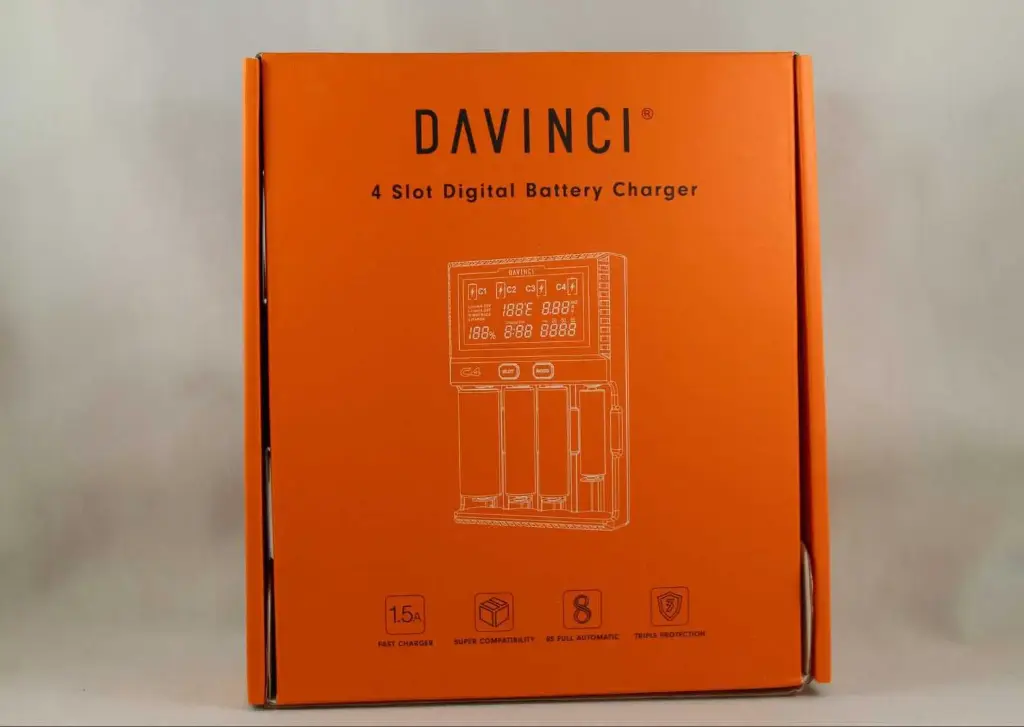 Davinci-Digital 4 Slot Battery Charger