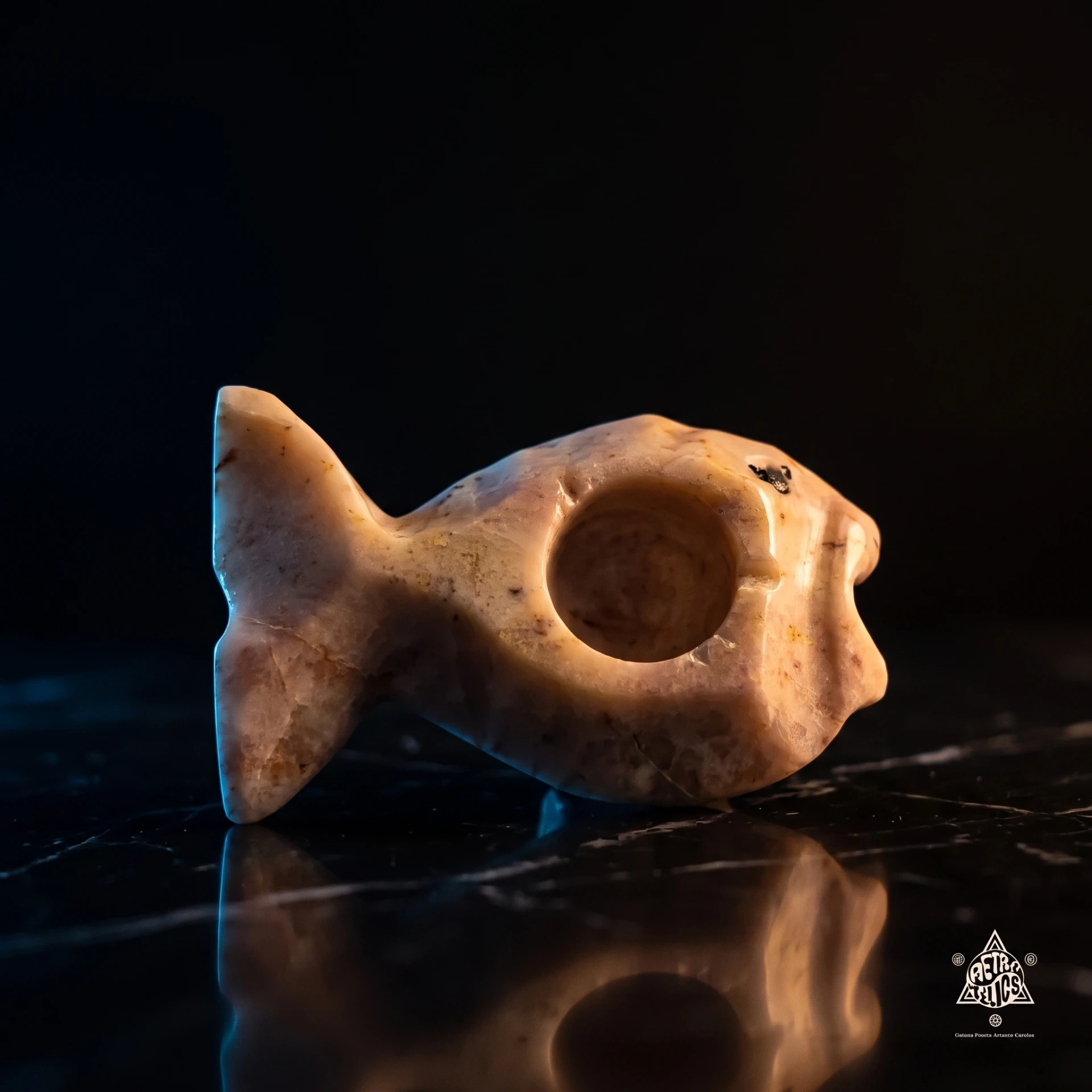 Onyx Fish Pipe