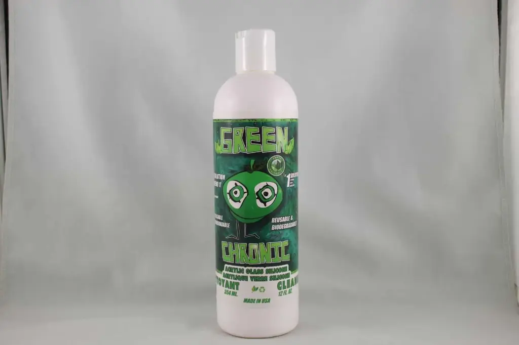 Green Chronic Acrylic Pastic Cleaner -12oz