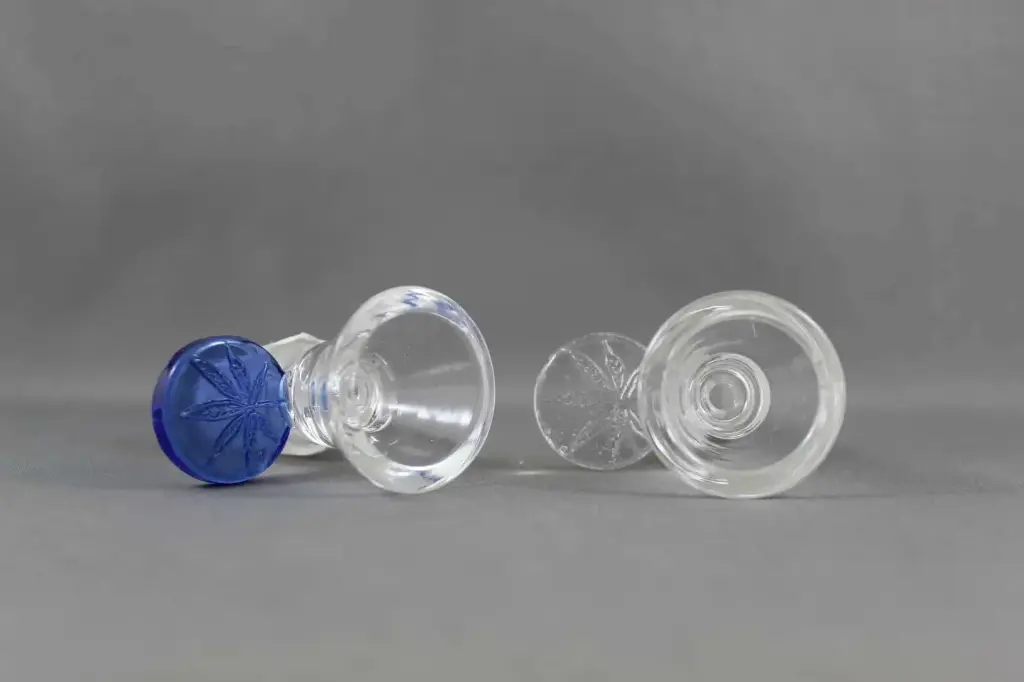 Plain Cone With Leaf -18mm Male