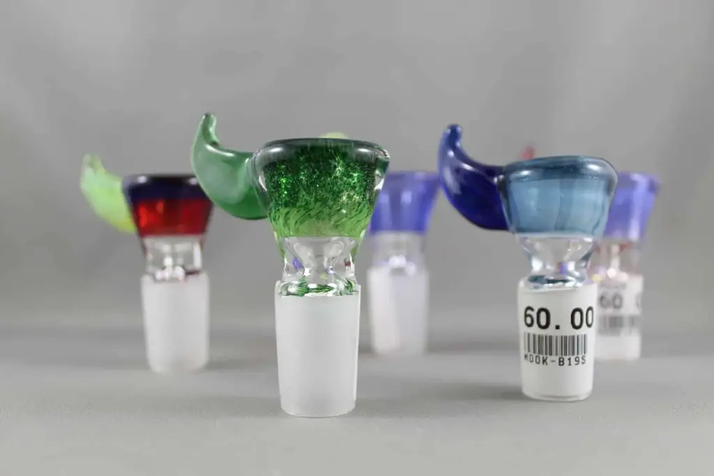 Mook's Glass Solid Colour Cones-18mm Male