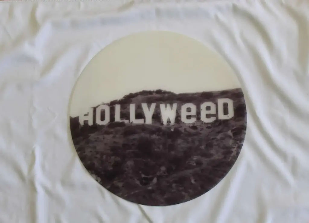 My Dab Mat-Glow In The Dark Hollyweed