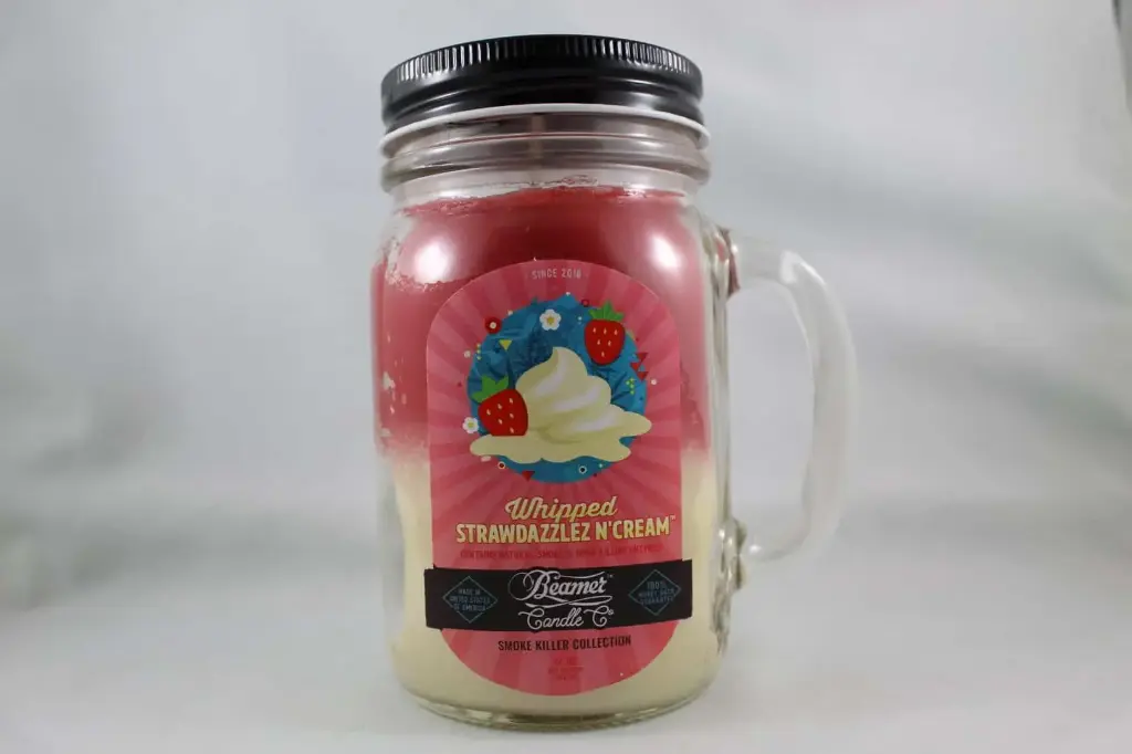 Beamer Candle Co.12oz- Strawdazzles & Cream