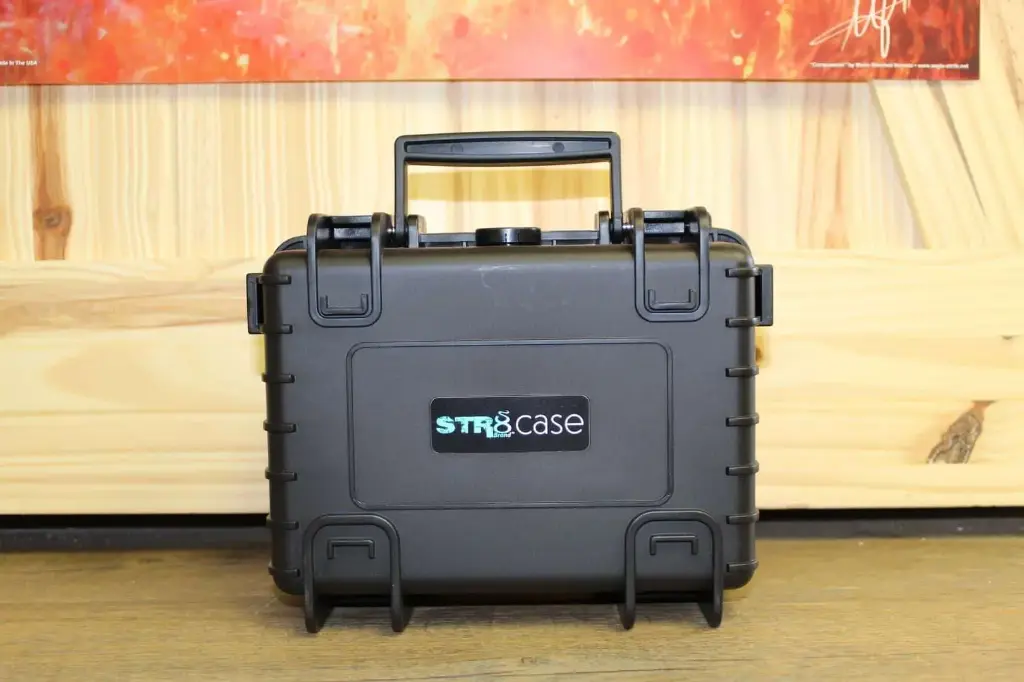 Str8 Case 8” Hard Case Assorted Colours