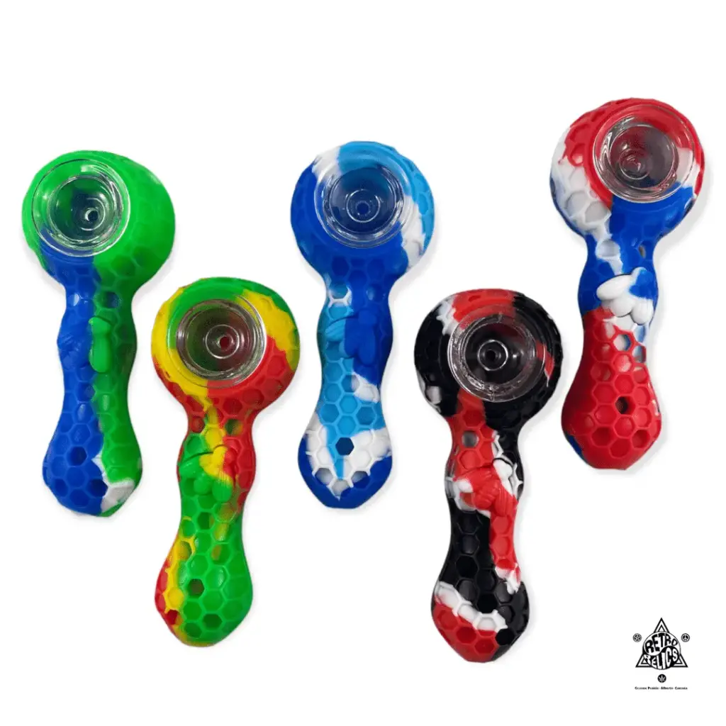 Silicone Pipe-Bee Decal With Storage