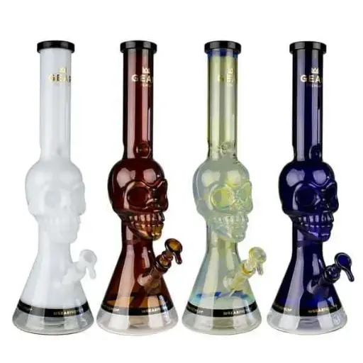 GEAR  Tuxedo Skull Bong
